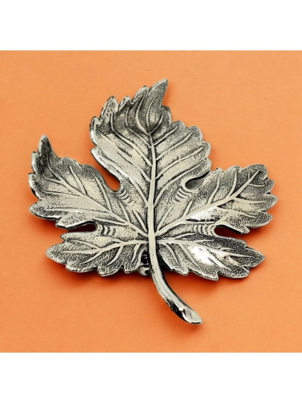 Vintage Silver-tone maple leaf brooch Pin Autumn Fall Classic 2-1/2"×2" 3D